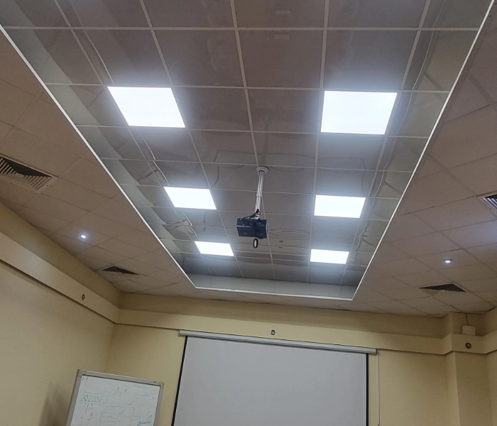 Wymiana oświetlenia na LED – sala konferencyjna